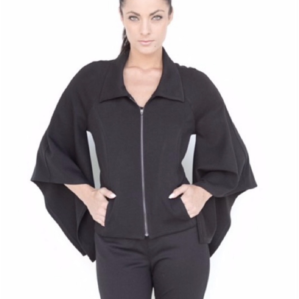 Chic Women's black fitted jacket with elegant flare sleeves